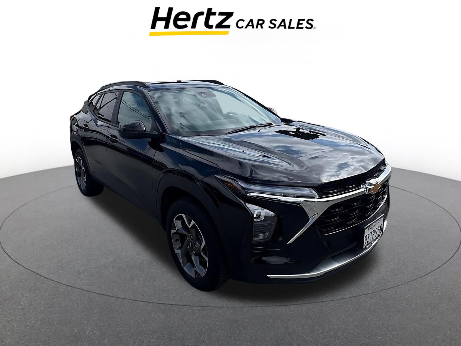 Used 2025 Chevrolet Trax LT image 1