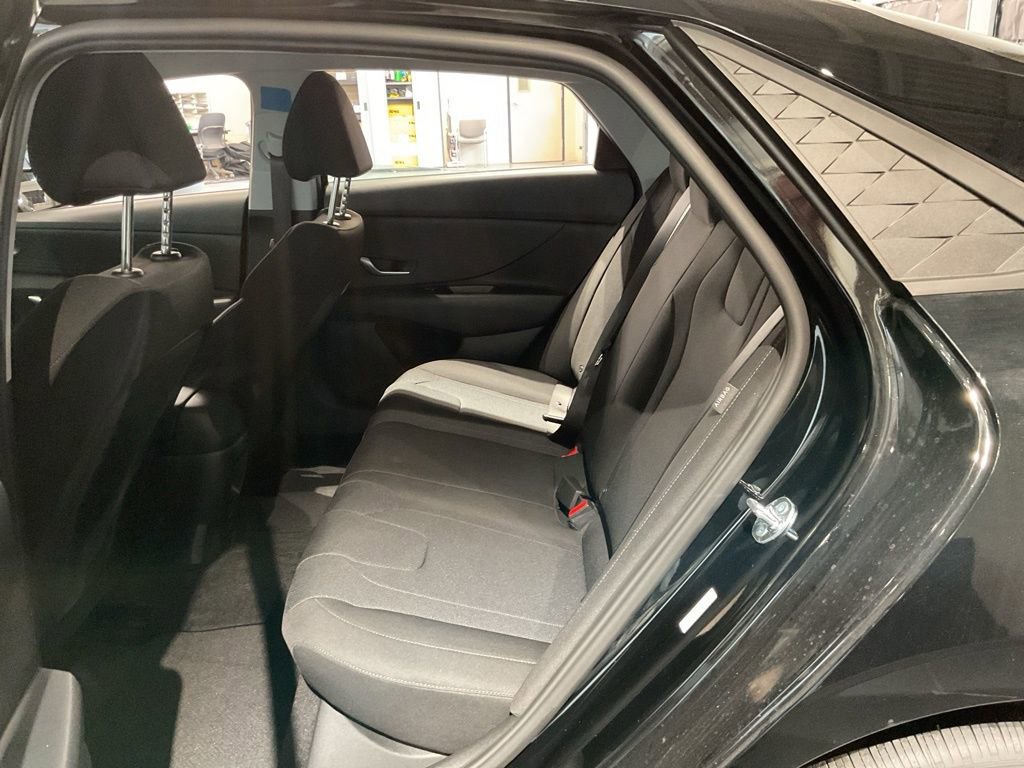 New 2026 Hyundai Elantra SE w/ Cargo Package image 17