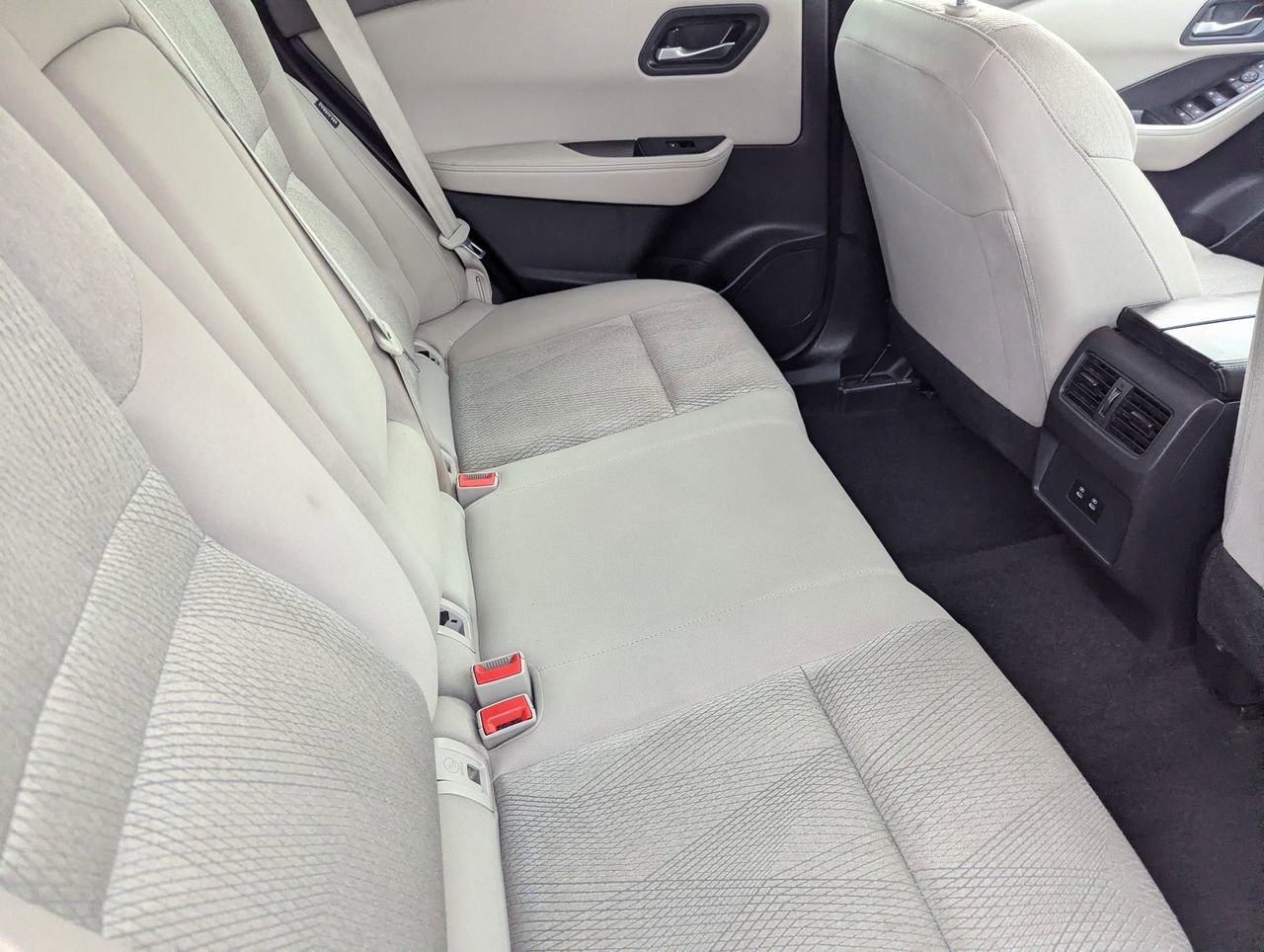 Certified 2025 Nissan Rogue SV image 15