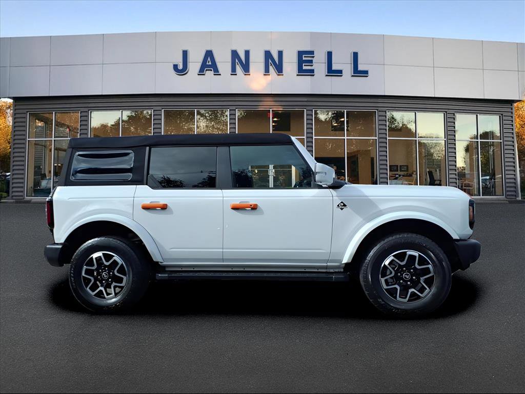 Used 2023 Ford Bronco Outer Banks image 4