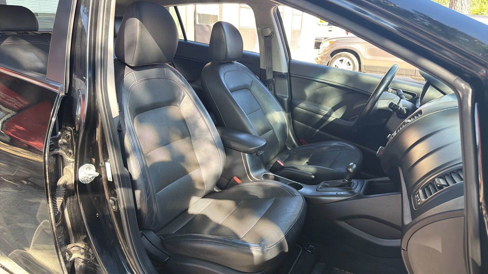 Used 2015 Kia Forte EX w/ EX Premium Package FWD image 24