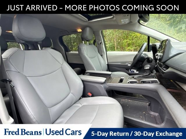 Used 2023 Toyota Sienna XLE w/ XLE Plus Package AWD/4WD image 17