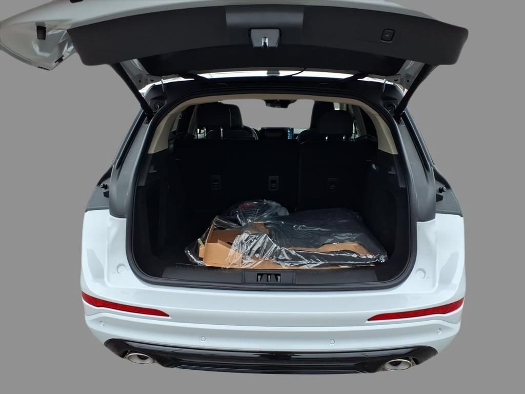 New 2026 Lincoln Corsair Grand Touring AWD/4WD image 8