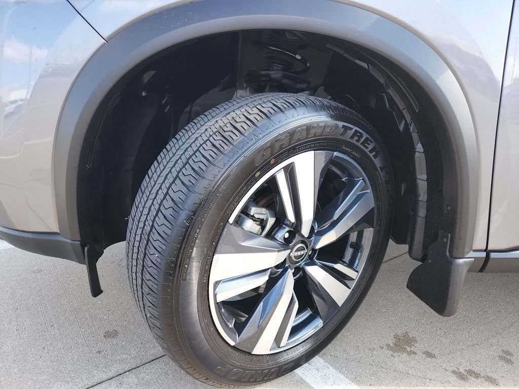 Certified 2024 Nissan Rogue SL image 32