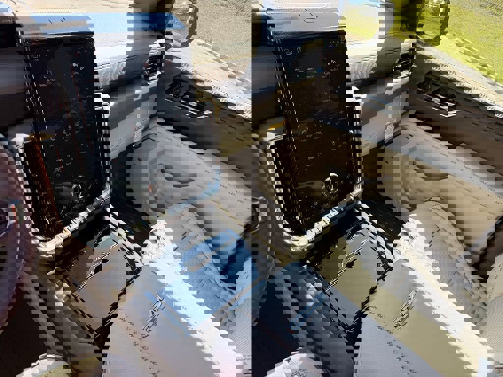 New 2026 GMC Yukon Denali w/ Denali Reserve Package image 30