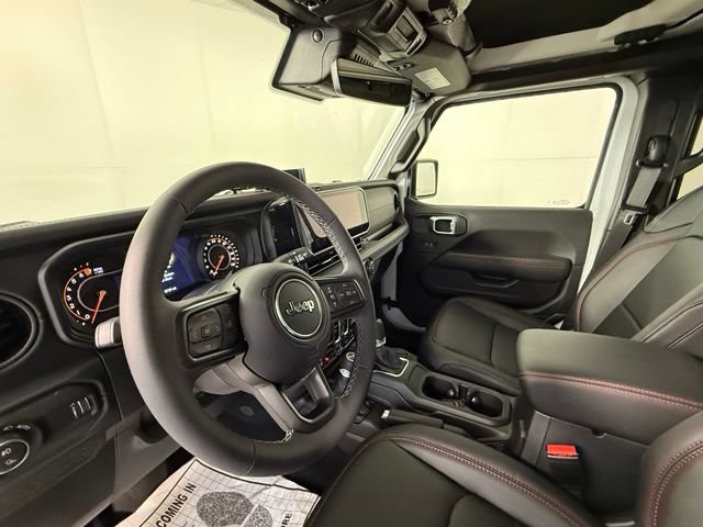 Used 2025 Jeep Gladiator Rubicon AWD/4WD image 17