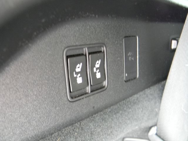Used 2022 Lexus RX 350L Premium w/ Premium Package AWD/4WD image 25