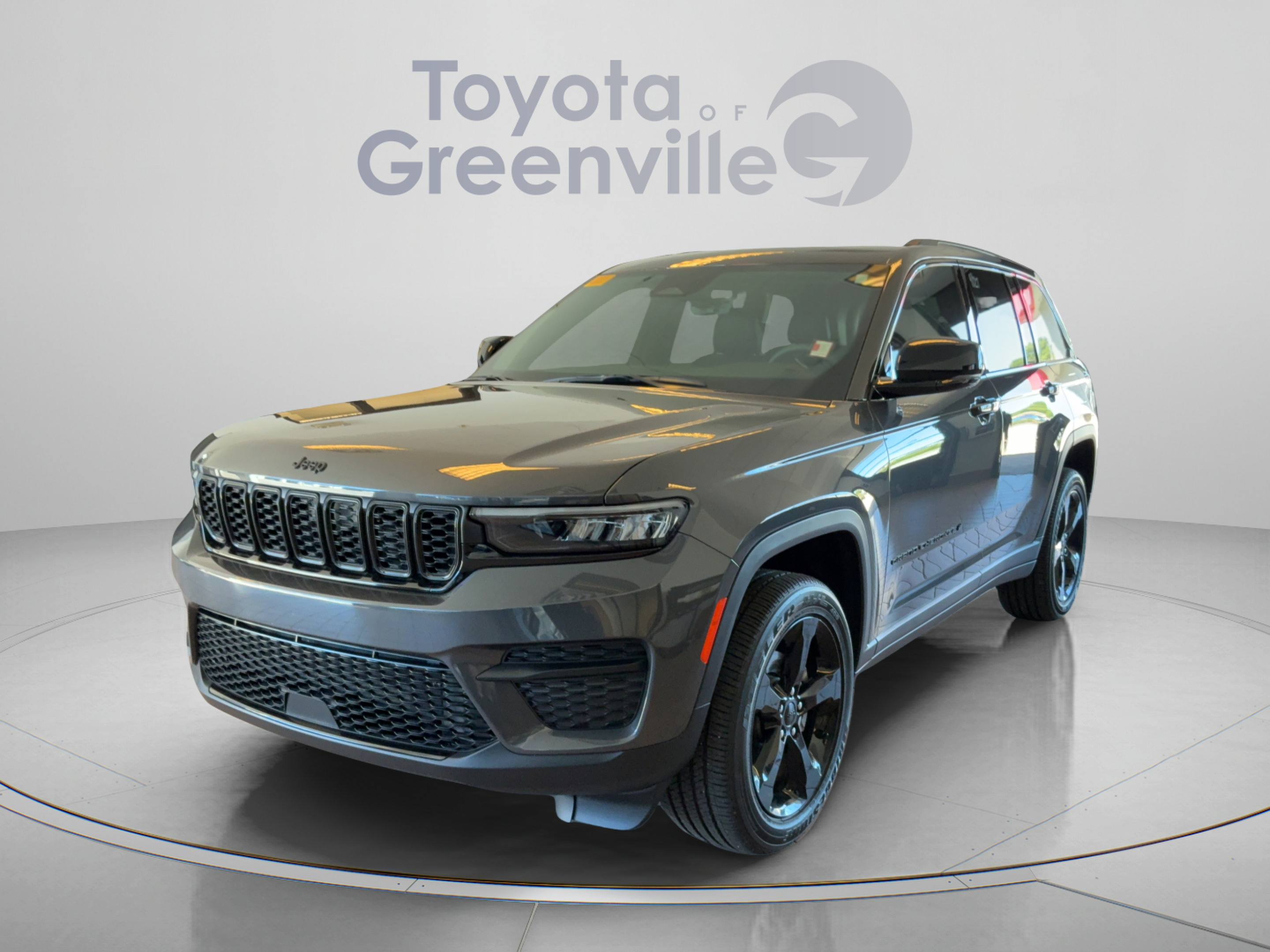 Used 2025 Jeep Grand Cherokee Altitude