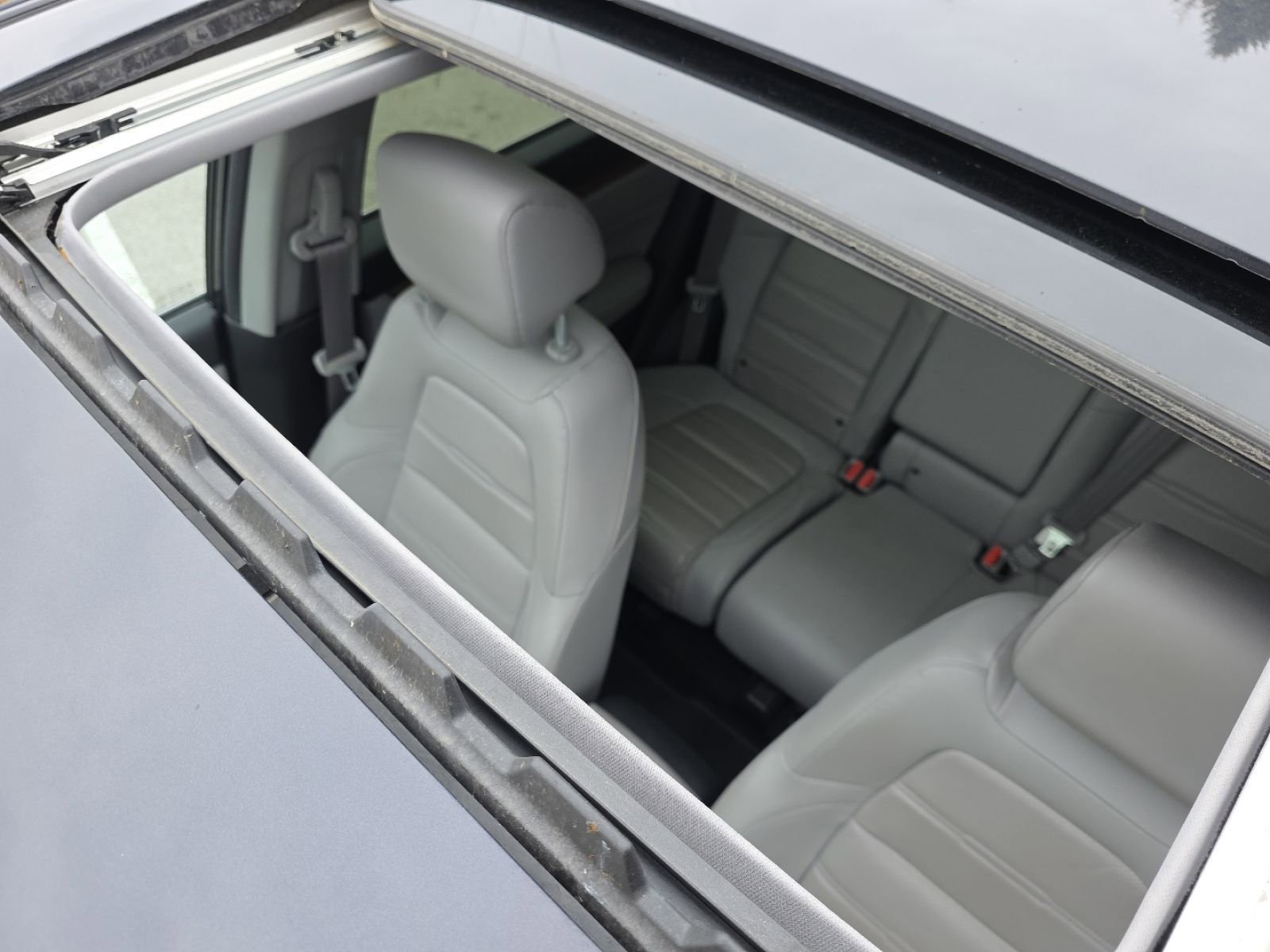 Used 2017 Honda CR-V EX-L image 3