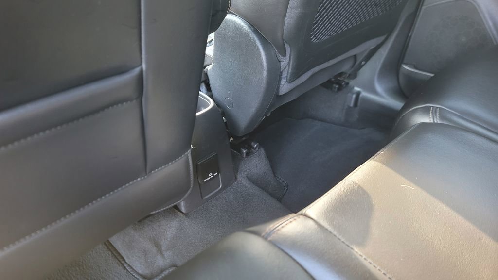 Used 2018 Chevrolet Trax Premier w/ LPO, Cargo Package image 27