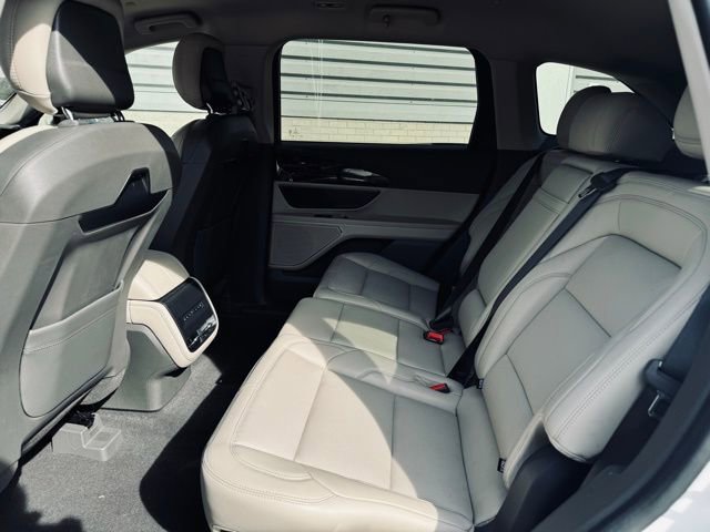 Used 2025 Lincoln Nautilus Premier image 19