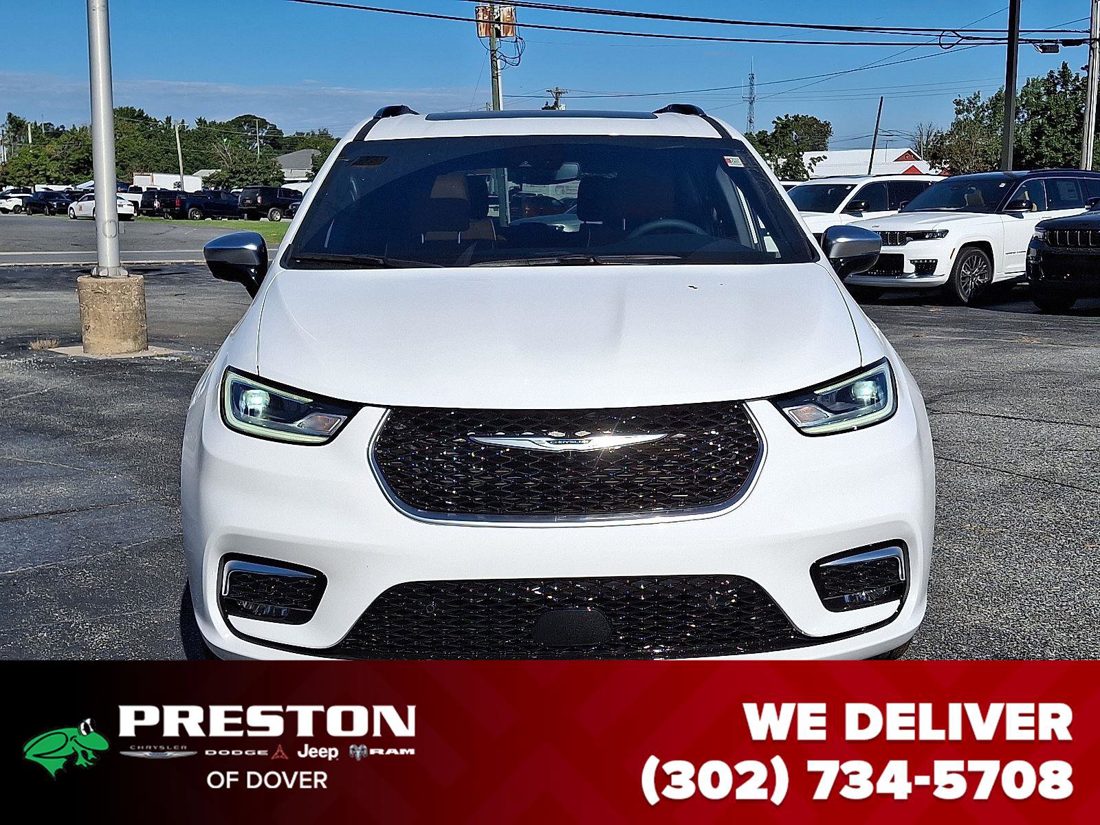 New 2026 Chrysler Pacifica Pinnacle w/ Trailer Tow Group image 2