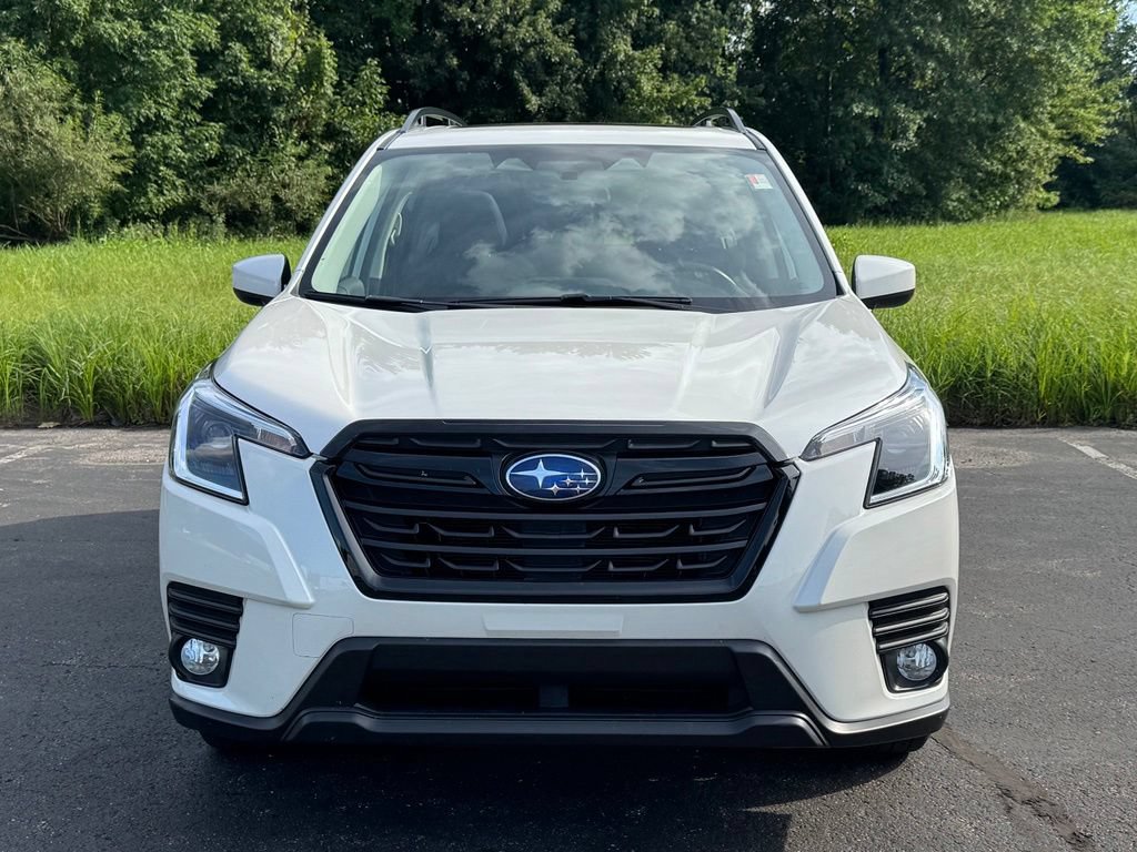 Used 2022 Subaru Forester Premium AWD/4WD image 3