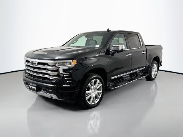 Used 2024 Chevrolet Silverado 1500 High Country w/ Technology Package AWD/4WD image 3