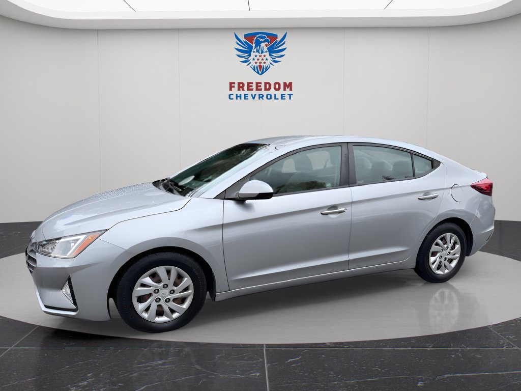Used 2020 Hyundai Elantra SE FWD image 2