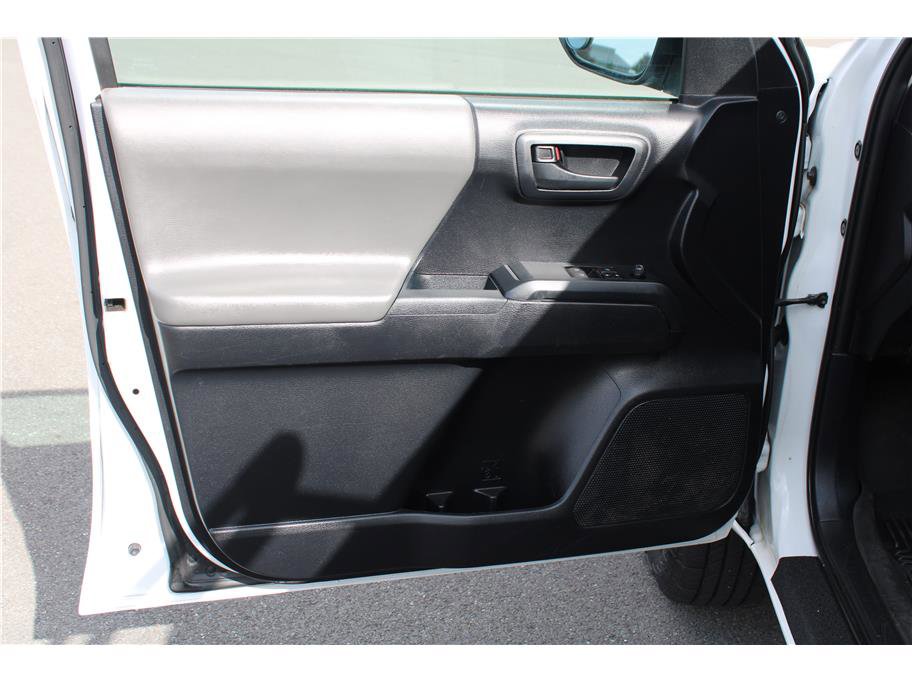 Used 2019 Toyota Tacoma 2WD Access Cab image 7