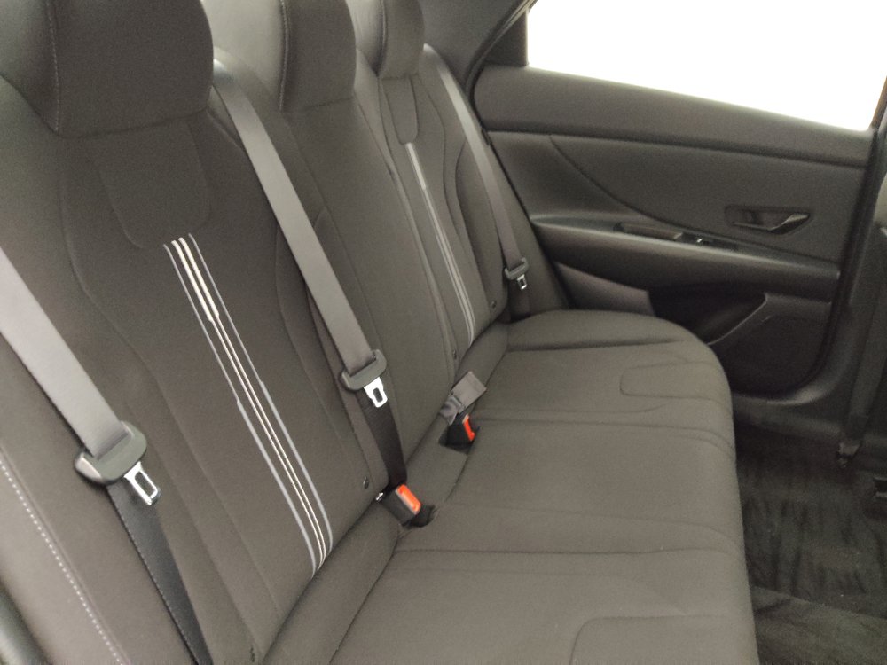 Used 2025 Hyundai Elantra Sport FWD image 19
