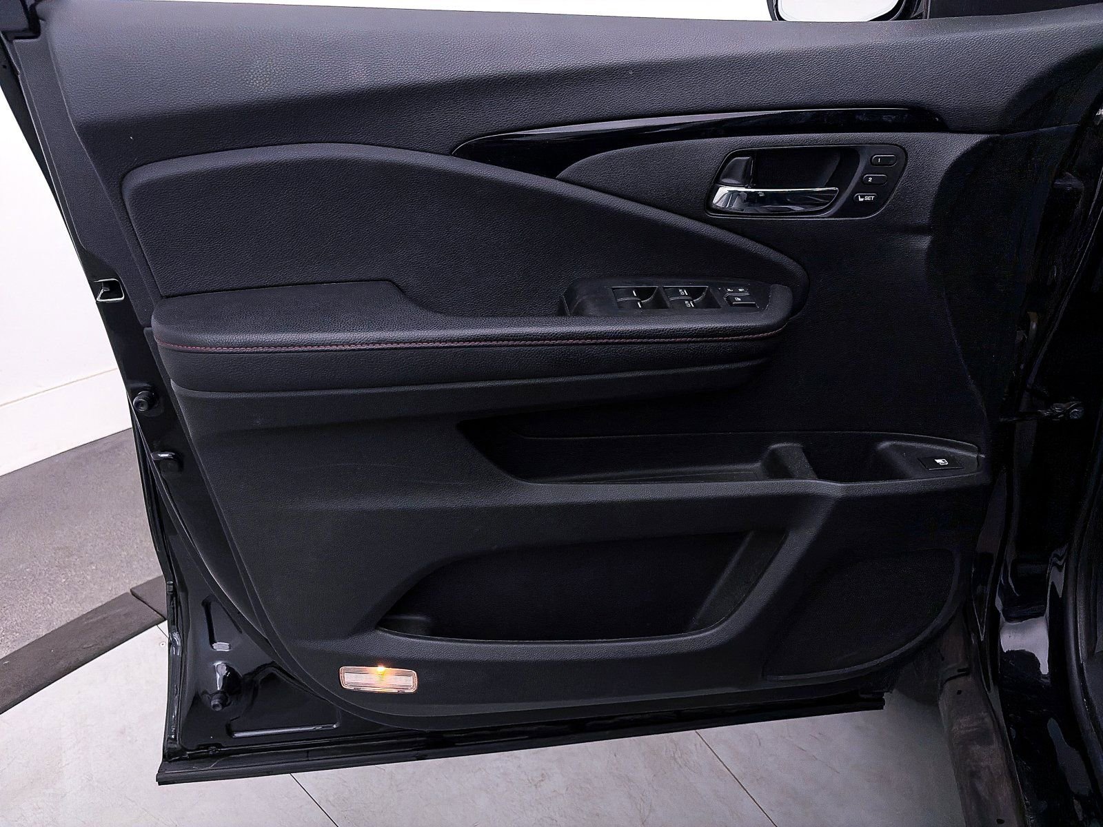 Used 2023 Honda Ridgeline Black Edition image 17