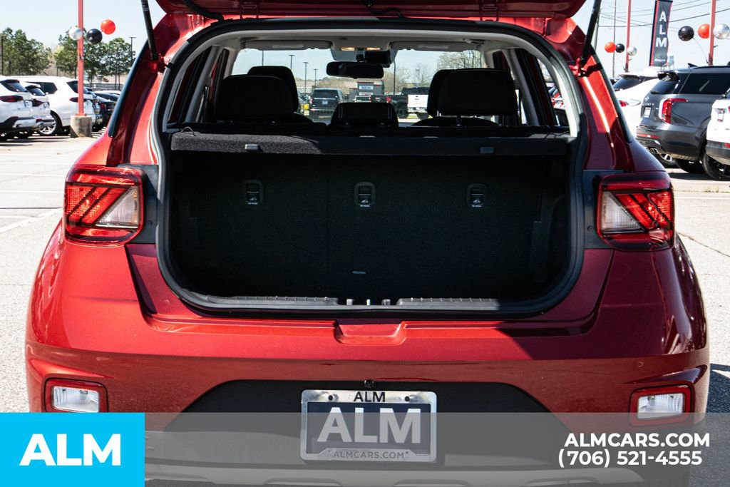 Used 2025 Hyundai Venue SEL FWD image 15
