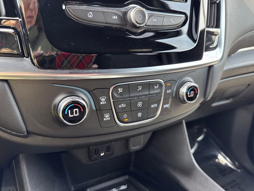 Used 2022 Chevrolet Traverse LT FWD image 41