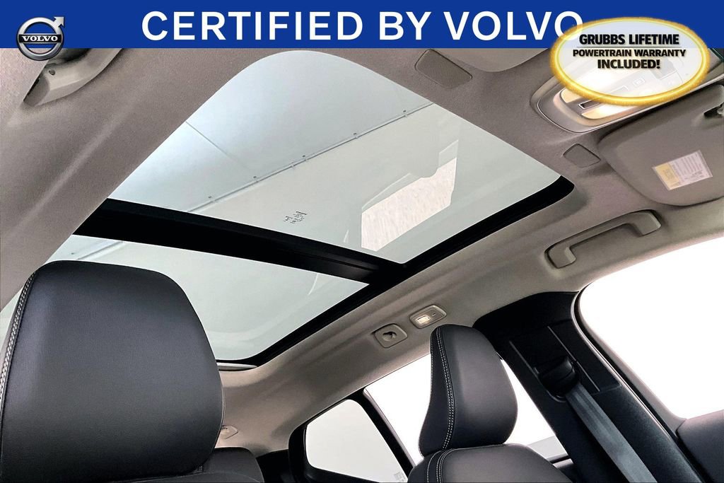 Certified 2025 Volvo XC40 B5 Core image 23