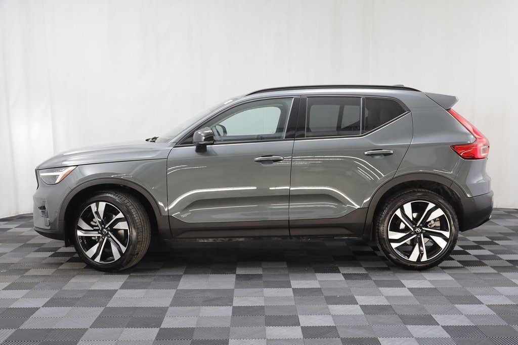 Used 2026 Volvo XC40 B5 Ultra w/ Climate Package image 4