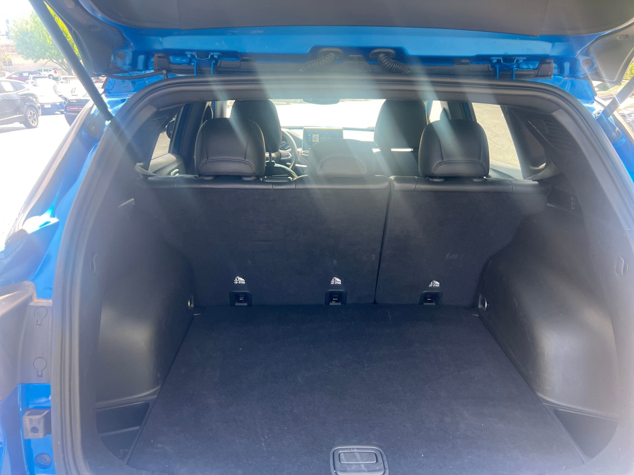 Used 2025 Chevrolet Trax LT FWD image 25