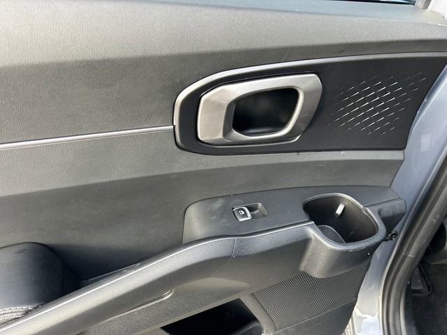 Used 2024 Kia Sorento S image 40