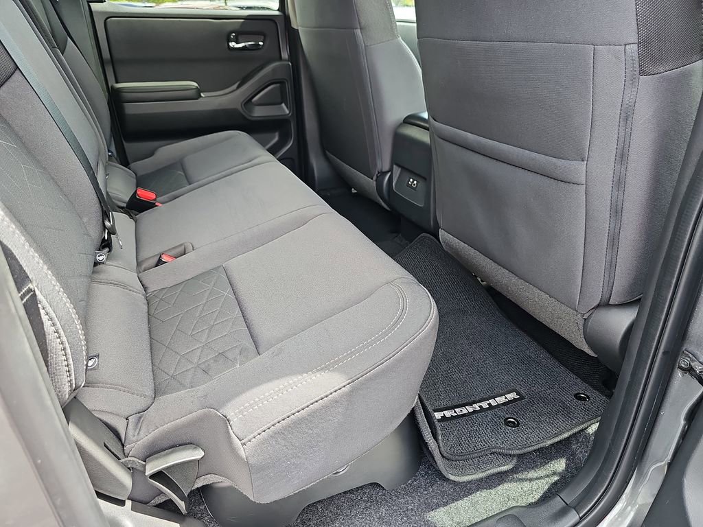 Used 2025 Nissan Frontier SV RWD image 14