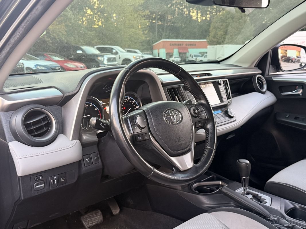 Used 2016 Toyota RAV4 XLE w/ Convenience Package AWD/4WD image 9