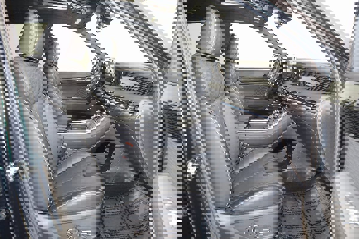 Used 2024 Hyundai Palisade Calligraphy image 13