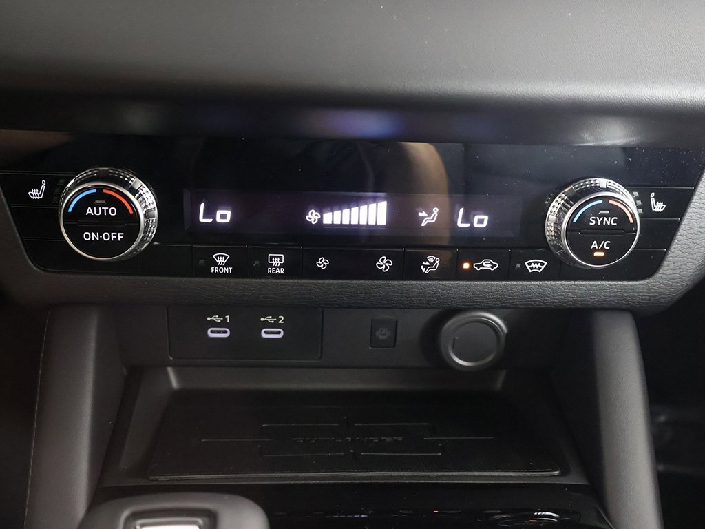 New 2025 Mitsubishi Outlander SE image 50