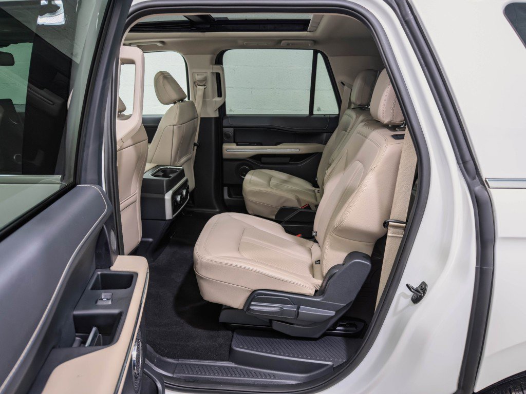 Used 2024 Ford Expedition Max Limited AWD/4WD image 17