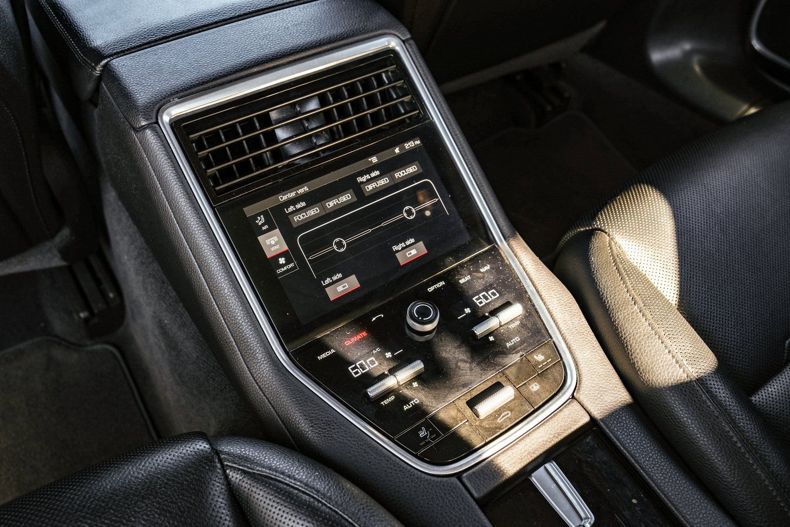 Used 2018 Porsche Panamera 4 AWD/4WD image 18