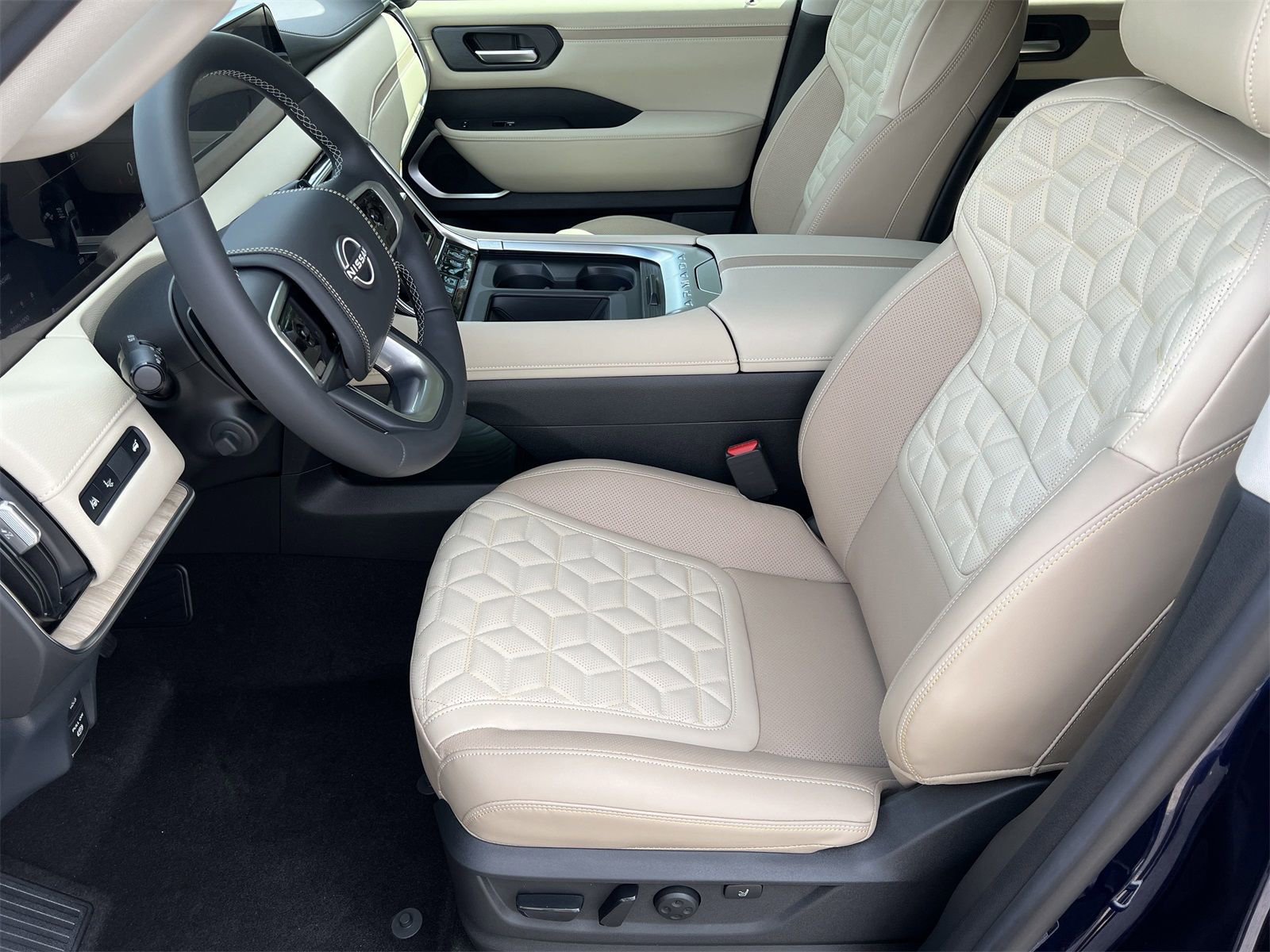New 2025 Nissan Armada Platinum Reserve image 21