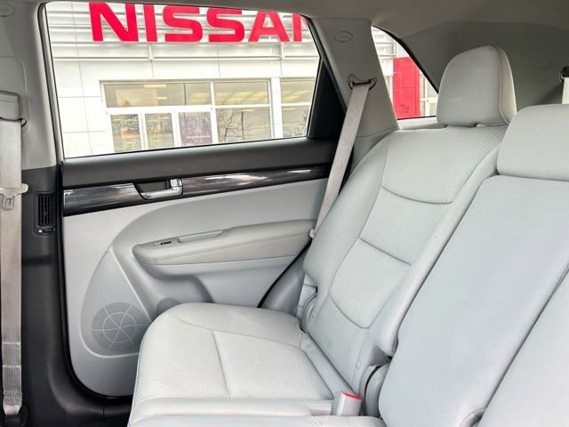 Used 2013 Kia Sorento LX image 17