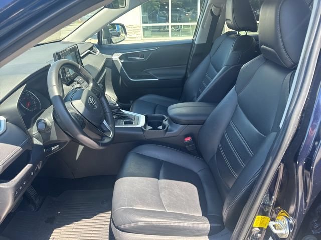 Used 2020 Toyota RAV4 XLE Premium AWD/4WD image 19