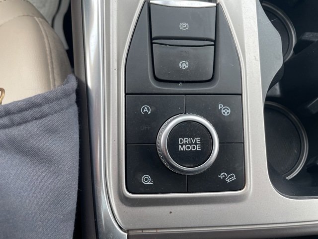 Used 2020 Ford Explorer Platinum w/ Premium Technology Package image 21