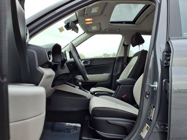Used 2025 Hyundai Venue SEL FWD image 84