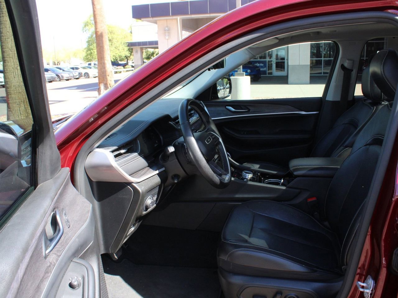 Used 2022 Jeep Grand Cherokee L Limited w/ Luxury Tech Group II AWD/4WD image 9