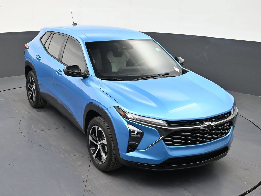 Used 2025 Chevrolet Trax RS FWD image 18