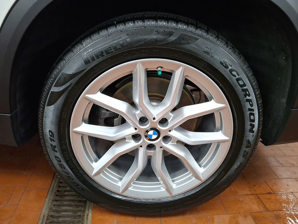 Certified 2023 BMW X5 xDrive40i w/ Premium Package image 7