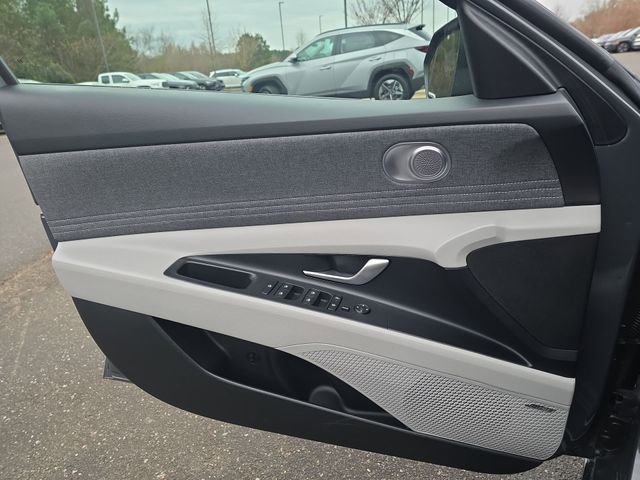 Certified 2024 Hyundai Elantra Limited image 38