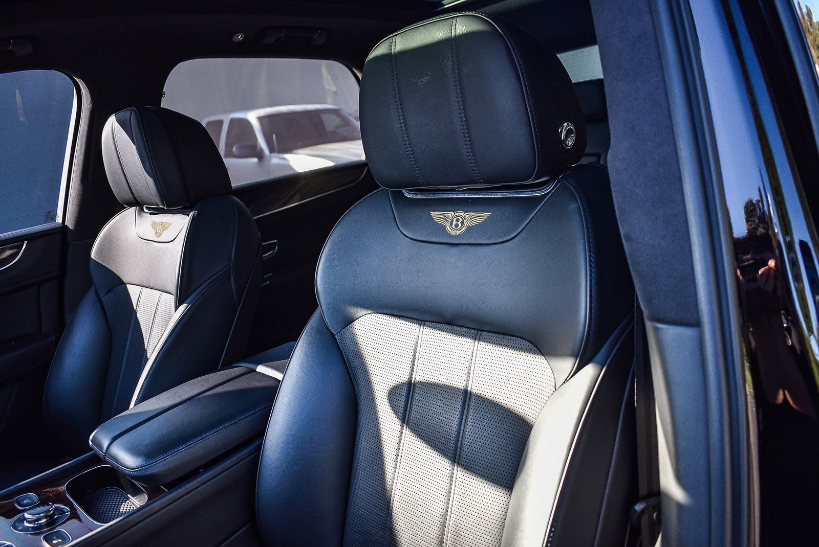 Used 2019 Bentley Bentayga image 24