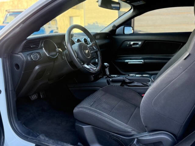 Used 2017 Ford Mustang V6 2dr Fastback image 10