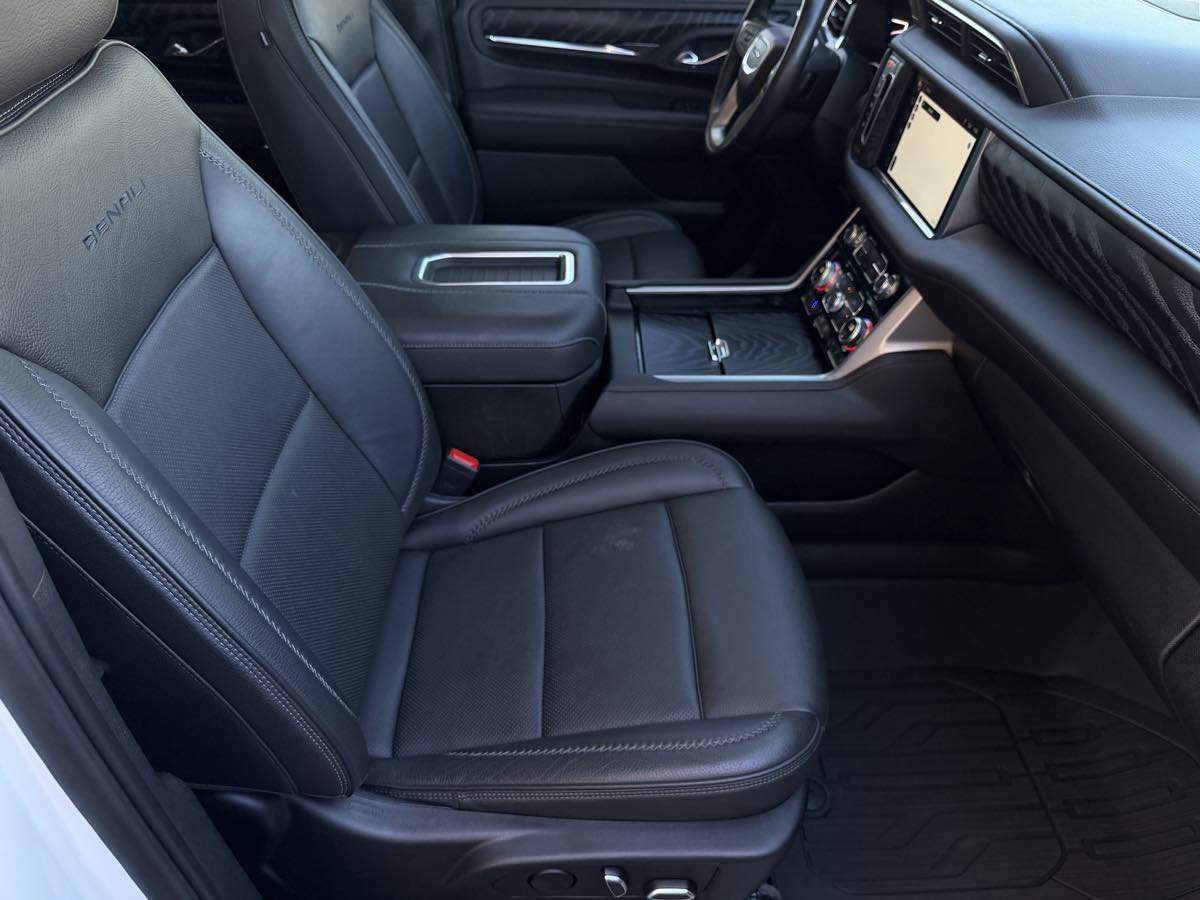 Used 2023 GMC Yukon Denali w/ Denali Reserve Package AWD/4WD image 23