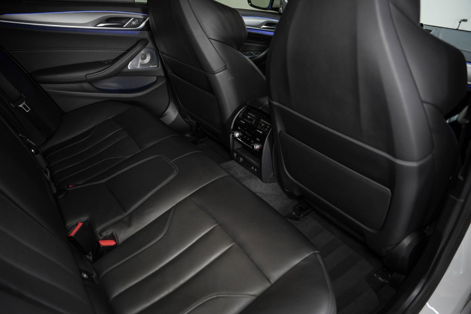 Used 2020 BMW M5 w/ Executive Package image 36