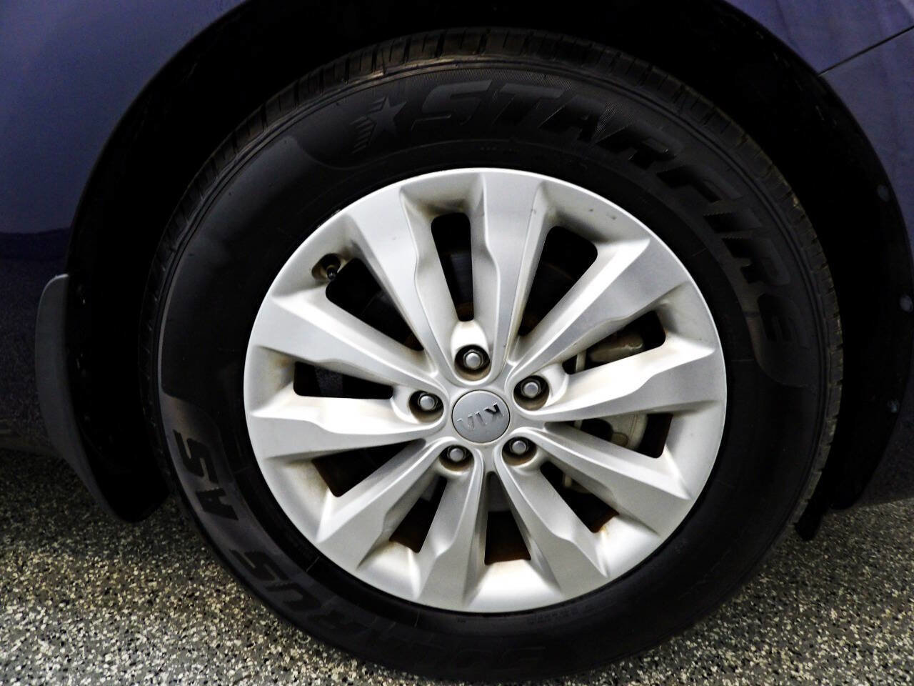 Used 2018 Kia Sedona EX image 22