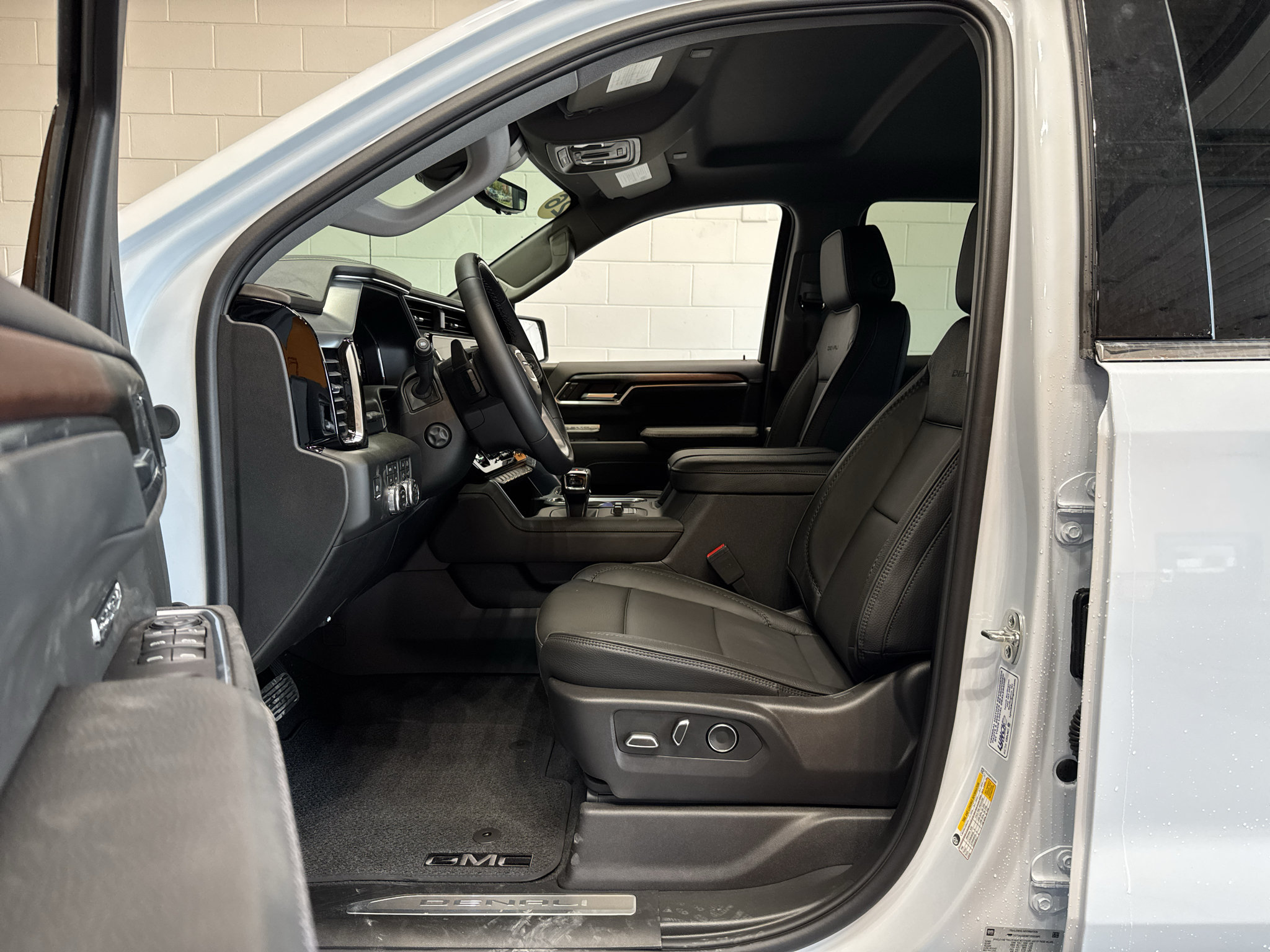 New 2026 GMC Sierra 1500 Denali w/ Technology Package AWD/4WD image 18