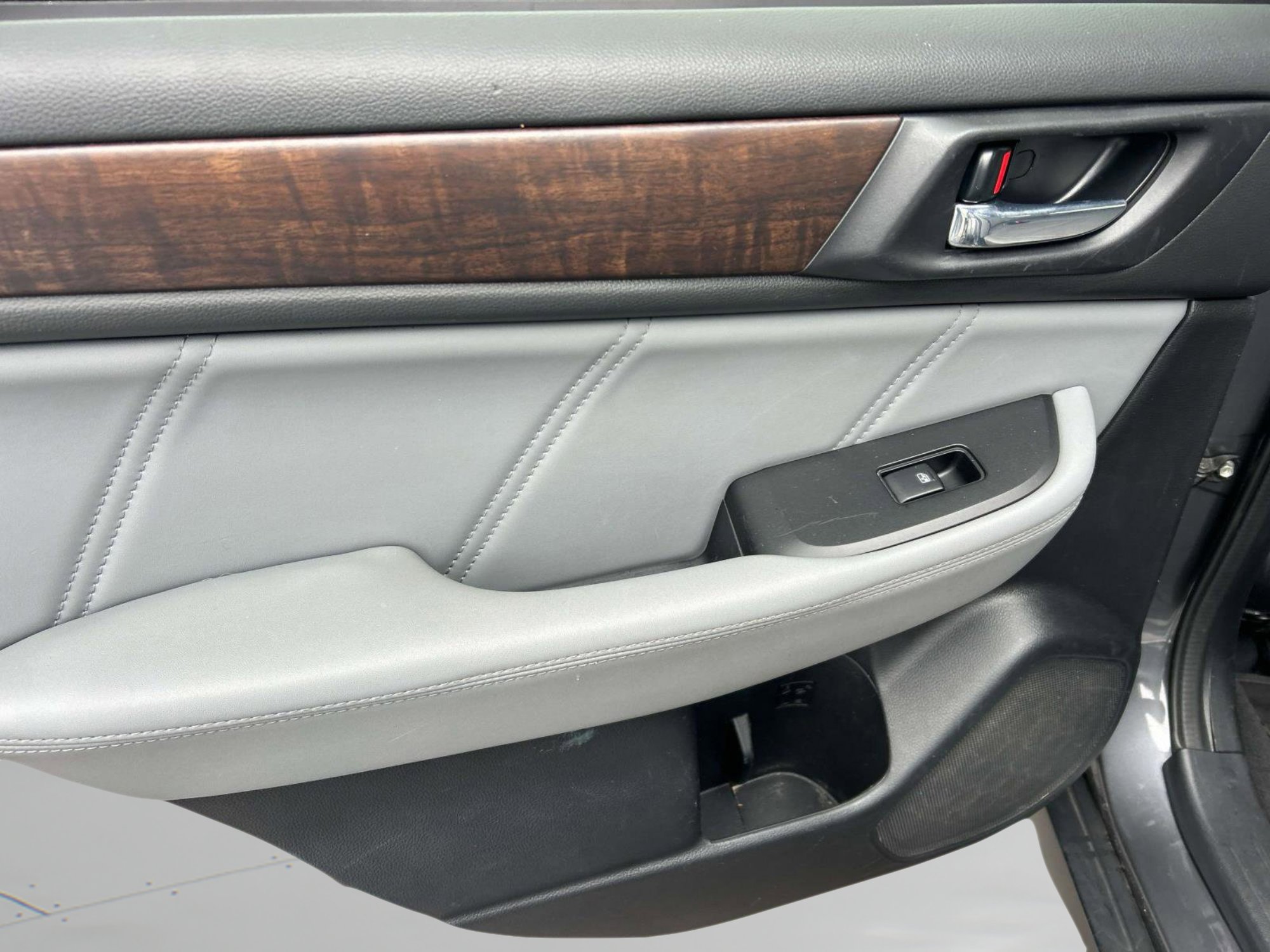 Used 2019 Subaru Outback 2.5i Limited image 19